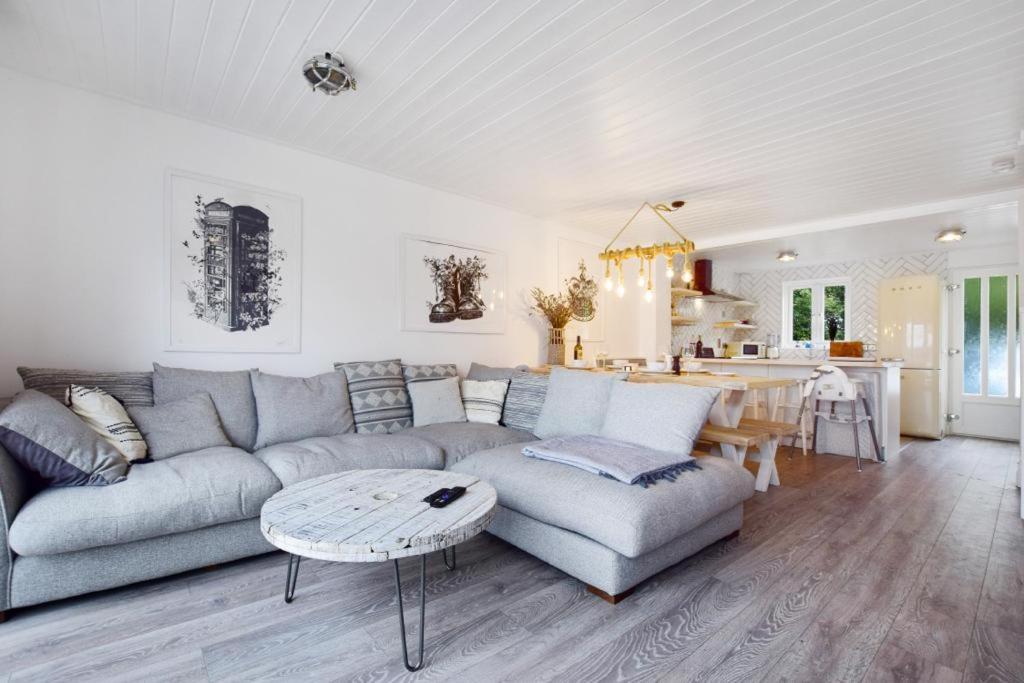 Luxury Lodge In The Heart Of The Cotswolds Cirencester Buitenkant foto